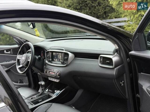 Черный Киа Соренто, объемом двигателя 2.2 л и пробегом 120 тыс. км за 23300 $, фото 15 на Automoto.ua