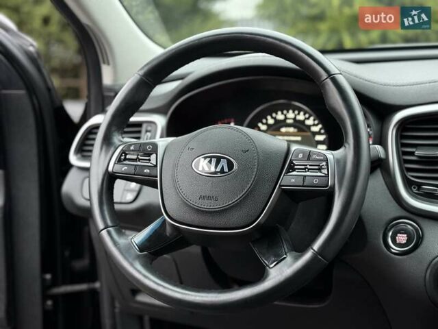 Черный Киа Соренто, объемом двигателя 2.2 л и пробегом 120 тыс. км за 23300 $, фото 17 на Automoto.ua