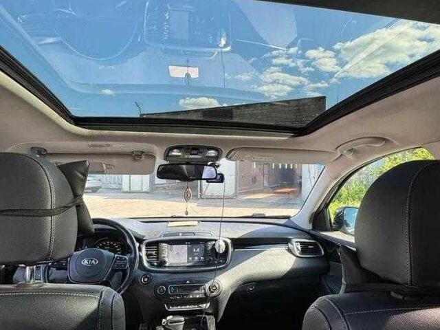 Черный Киа Соренто, объемом двигателя 3.5 л и пробегом 145 тыс. км за 15500 $, фото 3 на Automoto.ua