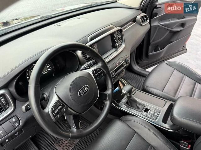 Кіа Соренто 2018 у Вінниці на Automoto.ua Чорний Кіа Соренто, об'ємом двигуна 2.2 л та пробігом 117 тис. км за 24800 $, фото 46 на Automoto.ua