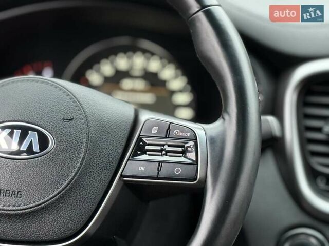 Черный Киа Соренто, объемом двигателя 2.2 л и пробегом 120 тыс. км за 23300 $, фото 18 на Automoto.ua