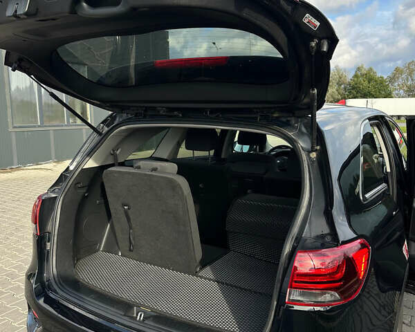 Черный Киа Соренто, объемом двигателя 3.34 л и пробегом 110 тыс. км за 19999 $, фото 14 на Automoto.ua