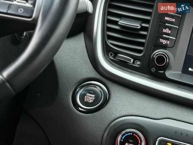 Черный Киа Соренто, объемом двигателя 2.2 л и пробегом 120 тыс. км за 23300 $, фото 24 на Automoto.ua