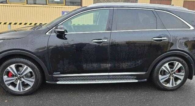 Чорний Кіа Соренто, об'ємом двигуна 2.2 л та пробігом 176 тис. км за 10800 $, фото 2 на Automoto.ua