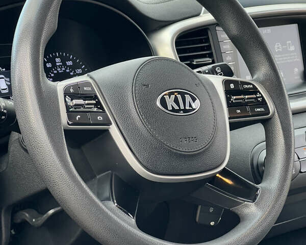 Черный Киа Соренто, объемом двигателя 2.36 л и пробегом 100 тыс. км за 16850 $, фото 40 на Automoto.ua