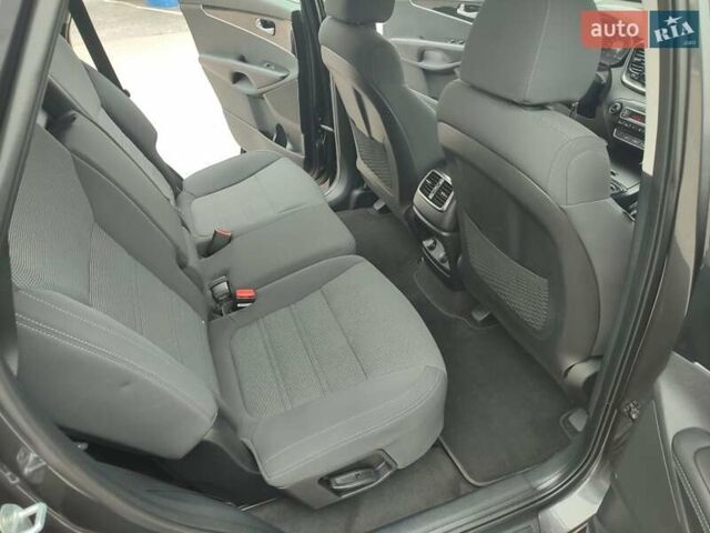 Черный Киа Соренто, объемом двигателя 2.2 л и пробегом 226 тыс. км за 21500 $, фото 13 на Automoto.ua