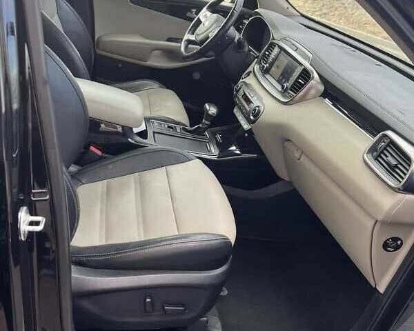 Черный Киа Соренто, объемом двигателя 2.2 л и пробегом 115 тыс. км за 25000 $, фото 6 на Automoto.ua