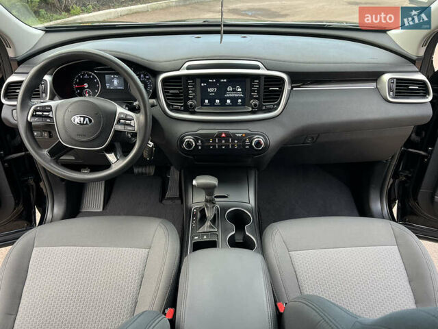 Черный Киа Соренто, объемом двигателя 2.36 л и пробегом 100 тыс. км за 16850 $, фото 43 на Automoto.ua