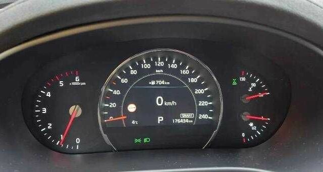 Чорний Кіа Соренто, об'ємом двигуна 2.2 л та пробігом 176 тис. км за 10800 $, фото 6 на Automoto.ua