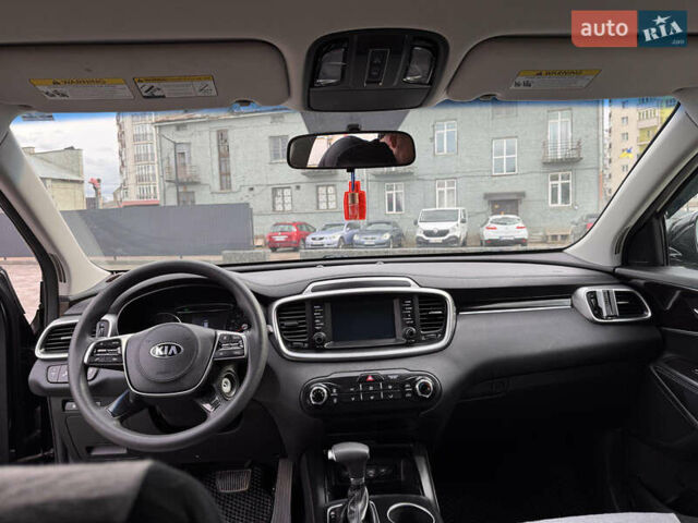 Черный Киа Соренто, объемом двигателя 2.4 л и пробегом 68 тыс. км за 17500 $, фото 12 на Automoto.ua