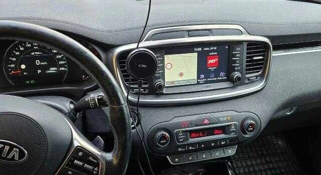 Чорний Кіа Соренто, об'ємом двигуна 2.2 л та пробігом 176 тис. км за 10800 $, фото 5 на Automoto.ua