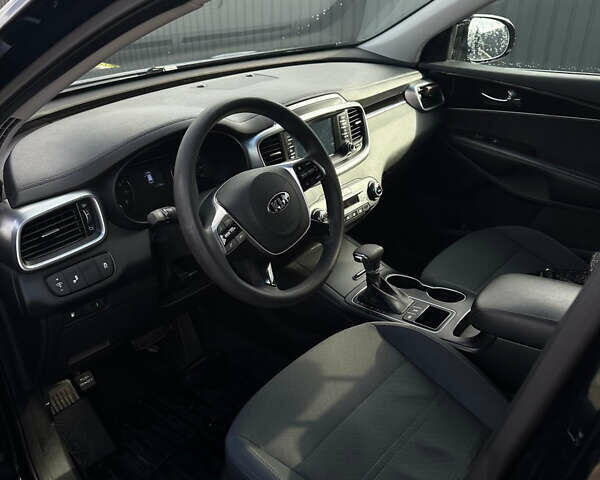 Черный Киа Соренто, объемом двигателя 3.34 л и пробегом 110 тыс. км за 19999 $, фото 15 на Automoto.ua