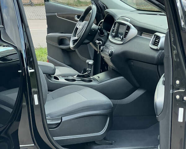 Черный Киа Соренто, объемом двигателя 2.36 л и пробегом 100 тыс. км за 16850 $, фото 29 на Automoto.ua