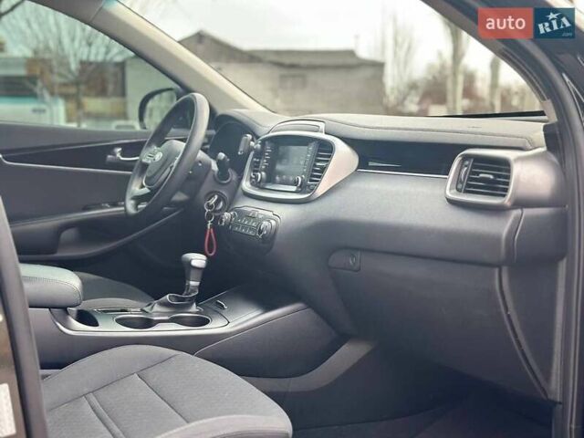 Чорний Кіа Соренто, об'ємом двигуна 2.36 л та пробігом 140 тис. км за 23200 $, фото 4 на Automoto.ua