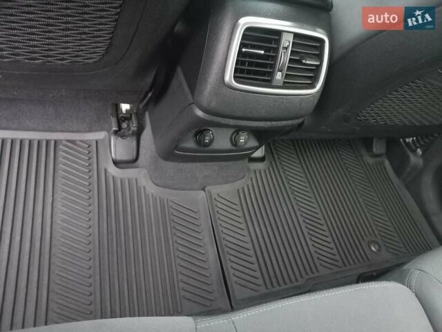 Чорний Кіа Соренто, об'ємом двигуна 3.34 л та пробігом 272 тис. км за 18500 $, фото 28 на Automoto.ua
