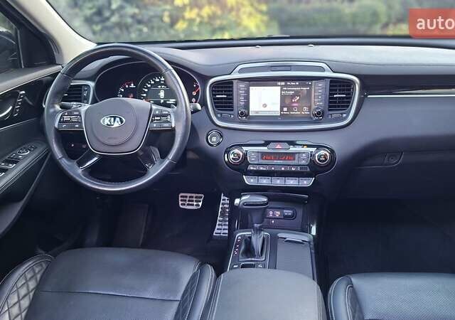 Чорний Кіа Соренто, об'ємом двигуна 2.2 л та пробігом 134 тис. км за 29999 $, фото 45 на Automoto.ua