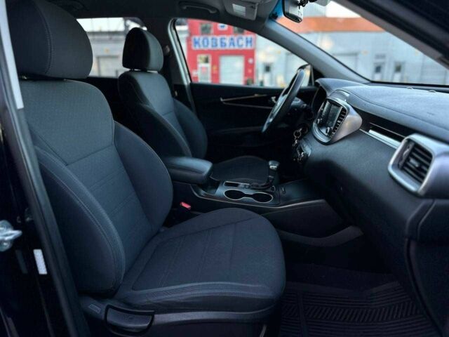 Черный Киа Соренто, объемом двигателя 3.3 л и пробегом 170 тыс. км за 16800 $, фото 10 на Automoto.ua