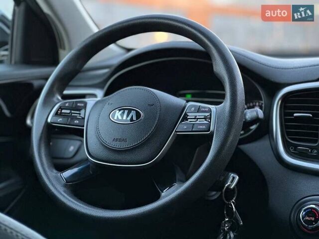 Чорний Кіа Соренто, об'ємом двигуна 3.34 л та пробігом 170 тис. км за 16800 $, фото 20 на Automoto.ua