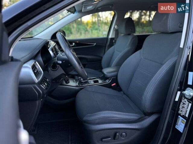 Чорний Кіа Соренто, об'ємом двигуна 3.34 л та пробігом 170 тис. км за 16800 $, фото 10 на Automoto.ua