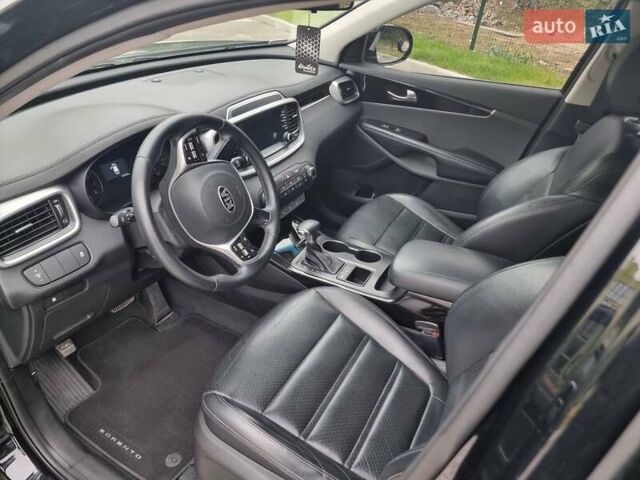 Черный Киа Соренто, объемом двигателя 2.4 л и пробегом 175 тыс. км за 16900 $, фото 19 на Automoto.ua