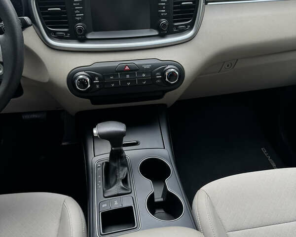 Черный Киа Соренто, объемом двигателя 2.36 л и пробегом 85 тыс. км за 15900 $, фото 21 на Automoto.ua