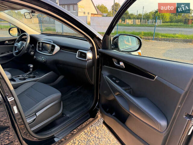 Чорний Кіа Соренто, об'ємом двигуна 2.36 л та пробігом 92 тис. км за 17550 $, фото 19 на Automoto.ua