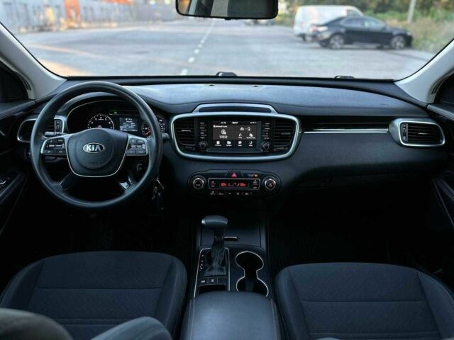 Черный Киа Соренто, объемом двигателя 3.3 л и пробегом 170 тыс. км за 16800 $, фото 13 на Automoto.ua