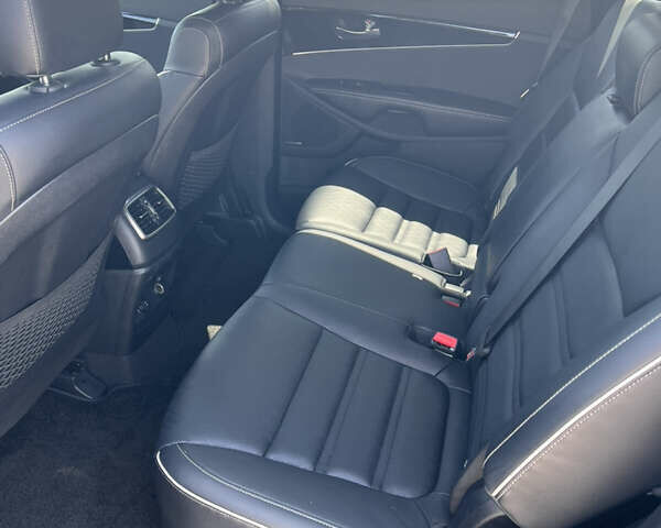 Черный Киа Соренто, объемом двигателя 2.2 л и пробегом 138 тыс. км за 35200 $, фото 8 на Automoto.ua