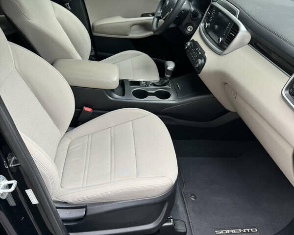 Черный Киа Соренто, объемом двигателя 2.36 л и пробегом 85 тыс. км за 16800 $, фото 29 на Automoto.ua