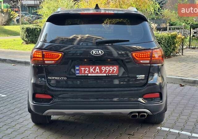 Чорний Кіа Соренто, об'ємом двигуна 2.2 л та пробігом 134 тис. км за 29999 $, фото 3 на Automoto.ua