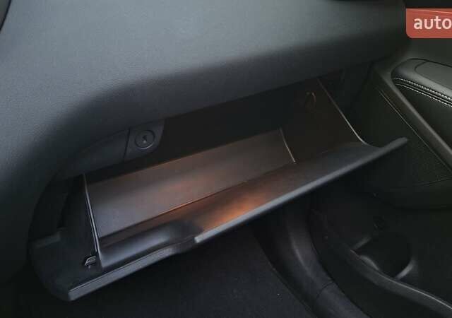 Чорний Кіа Соренто, об'ємом двигуна 2.2 л та пробігом 134 тис. км за 29999 $, фото 42 на Automoto.ua