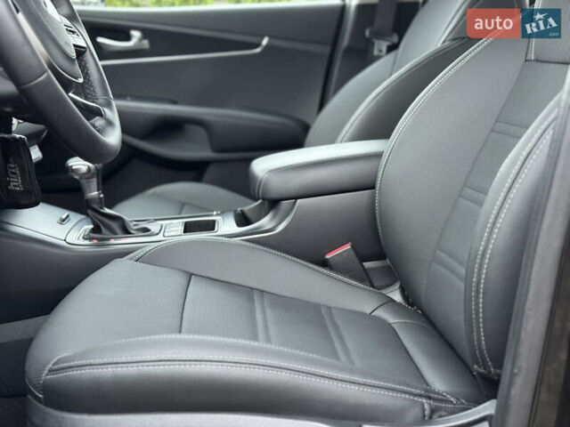 Черный Киа Соренто, объемом двигателя 2.2 л и пробегом 183 тыс. км за 22900 $, фото 12 на Automoto.ua