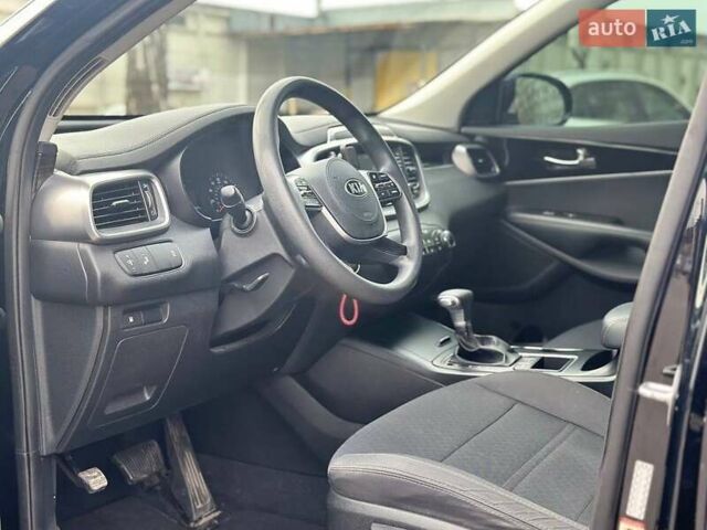 Чорний Кіа Соренто, об'ємом двигуна 2.36 л та пробігом 140 тис. км за 23200 $, фото 5 на Automoto.ua