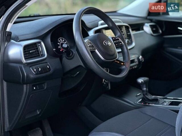 Чорний Кіа Соренто, об'ємом двигуна 3.34 л та пробігом 170 тис. км за 16800 $, фото 12 на Automoto.ua
