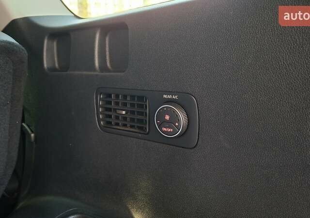 Чорний Кіа Соренто, об'ємом двигуна 2.2 л та пробігом 134 тис. км за 29999 $, фото 74 на Automoto.ua