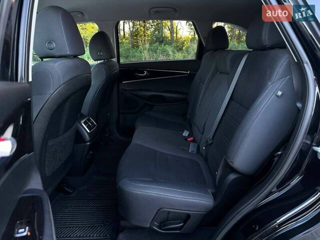 Черный Киа Соренто, объемом двигателя 3.34 л и пробегом 170 тыс. км за 15990 $, фото 19 на Automoto.ua
