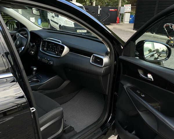 Чорний Кіа Соренто, об'ємом двигуна 2.36 л та пробігом 72 тис. км за 18500 $, фото 8 на Automoto.ua