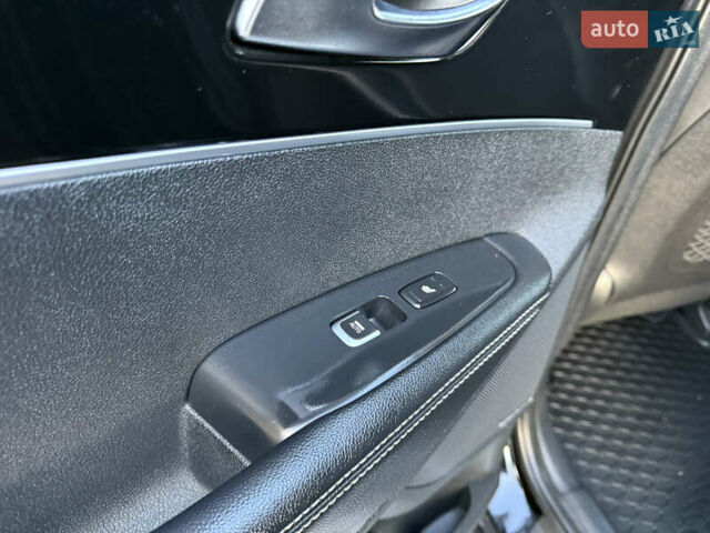 Чорний Кіа Соренто, об'ємом двигуна 2.2 л та пробігом 153 тис. км за 27900 $, фото 32 на Automoto.ua