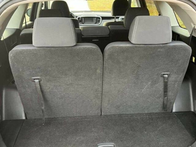 Чорний Кіа Соренто, об'ємом двигуна 0 л та пробігом 46 тис. км за 11400 $, фото 9 на Automoto.ua