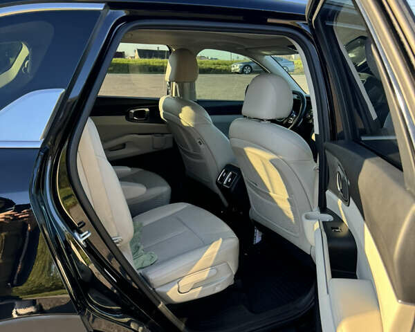 Черный Киа Соренто, объемом двигателя 1.6 л и пробегом 130 тыс. км за 30000 $, фото 6 на Automoto.ua