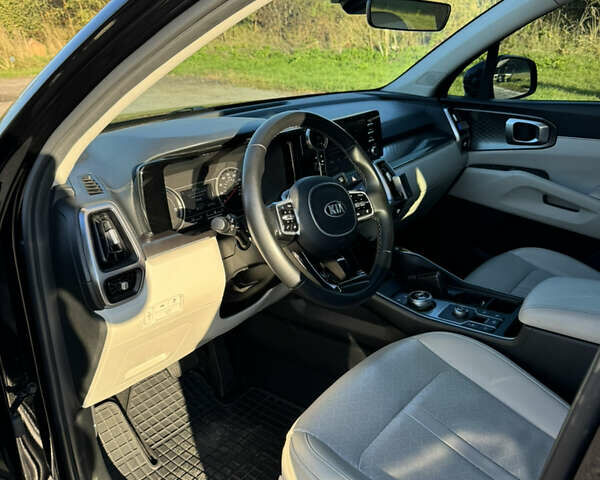 Черный Киа Соренто, объемом двигателя 1.6 л и пробегом 130 тыс. км за 30000 $, фото 2 на Automoto.ua