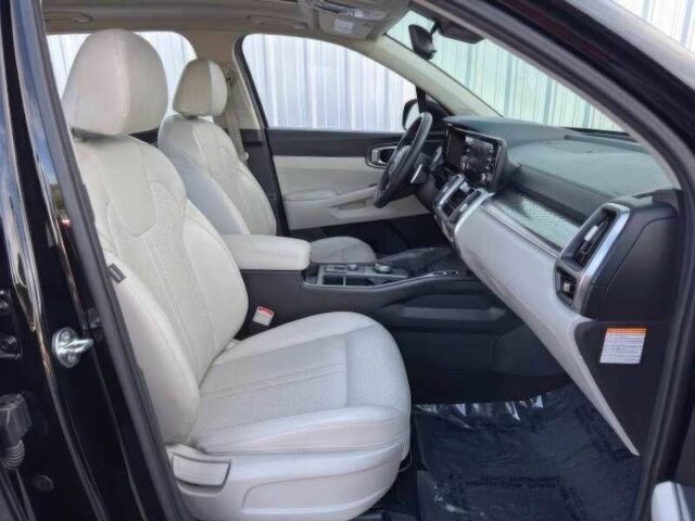 Чорний Кіа Соренто, об'ємом двигуна 1.6 л та пробігом 34 тис. км за 5000 $, фото 12 на Automoto.ua