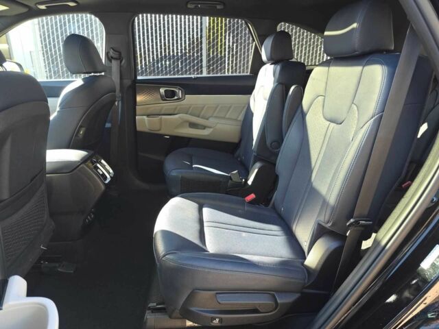 Черный Киа Соренто, объемом двигателя 0 л и пробегом 11 тыс. км за 14000 $, фото 9 на Automoto.ua