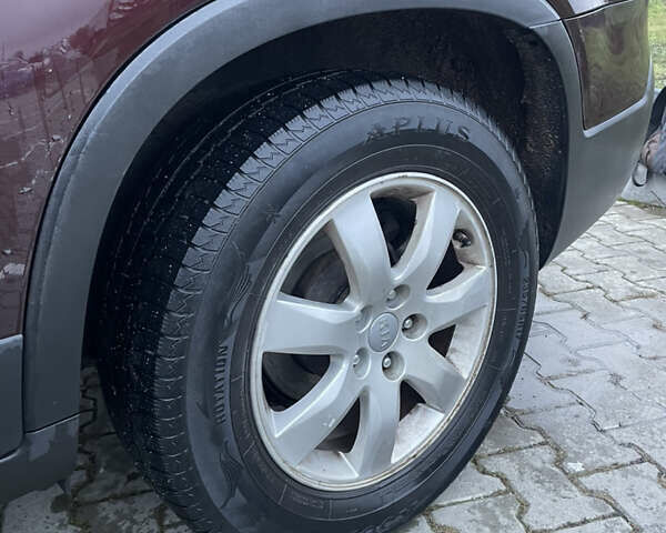 Фиолетовый Киа Соренто, объемом двигателя 2.4 л и пробегом 298 тыс. км за 9700 $, фото 10 на Automoto.ua