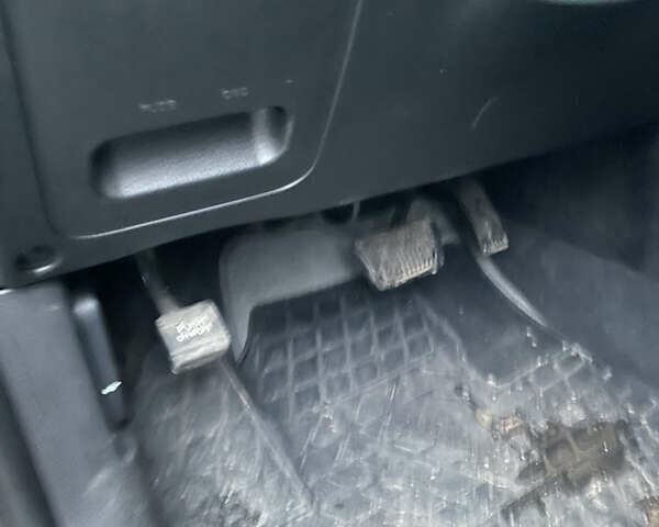 Фиолетовый Киа Соренто, объемом двигателя 2.4 л и пробегом 298 тыс. км за 9700 $, фото 14 на Automoto.ua