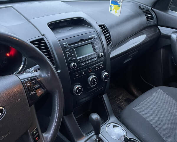 Фиолетовый Киа Соренто, объемом двигателя 2.4 л и пробегом 298 тыс. км за 9700 $, фото 11 на Automoto.ua