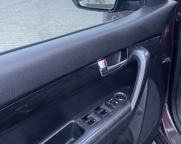 Фиолетовый Киа Соренто, объемом двигателя 2.4 л и пробегом 298 тыс. км за 9700 $, фото 13 на Automoto.ua