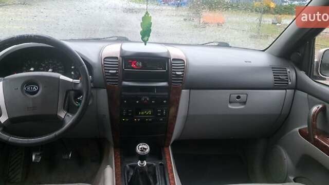 Киа Соренто 2005 в Иршава на Automoto.ua Коричневый Киа Соренто, объемом двигателя 2.5 л и пробегом 280 тыс. км за 3600 $, фото 3 на Automoto.ua