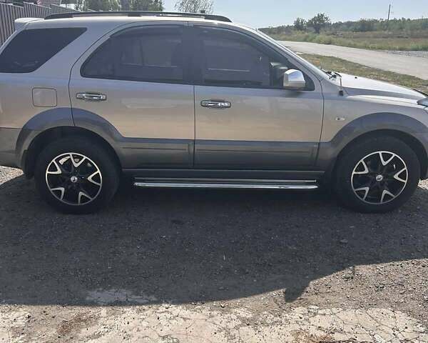 Коричневий Кіа Соренто, об'ємом двигуна 2.5 л та пробігом 240 тис. км за 8300 $, фото 2 на Automoto.ua