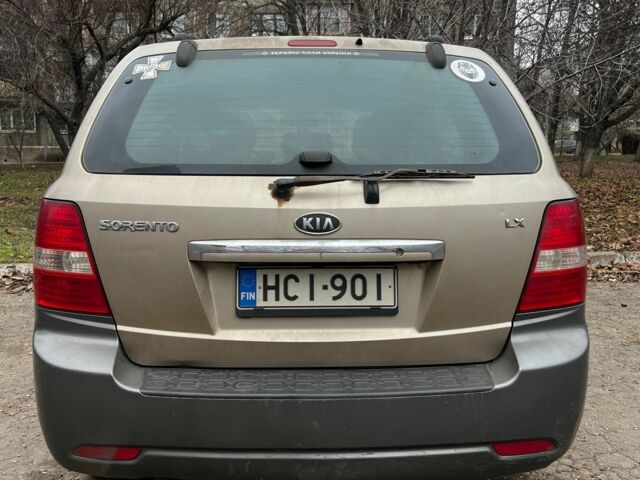 Коричневый Киа Соренто, объемом двигателя 2.5 л и пробегом 419 тыс. км за 3318 $, фото 2 на Automoto.ua